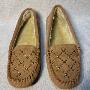 Zealand Size 10M Chestnut Suede Slippers House Shoes. New without box